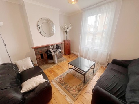 View Full Details for Nettles Terrace, Guildford